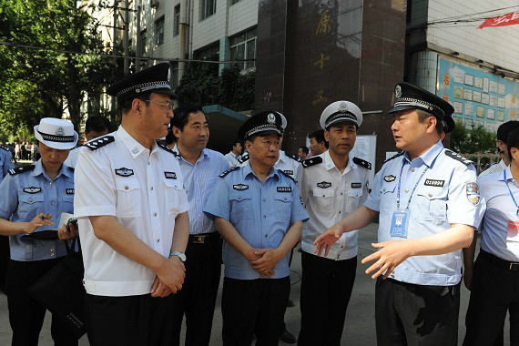 省长助理,省公安厅厅长刘杰检查太原市 高考安全保卫