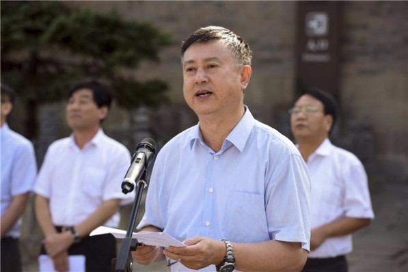 图为山西省晋城市宣传部常务副部长樊烨在启动仪式上致辞.
