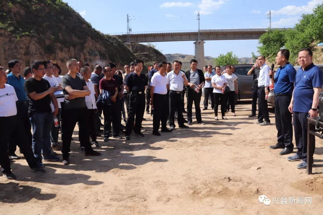 兴县魏家滩镇召开党建暨脱贫攻坚现场观摩会