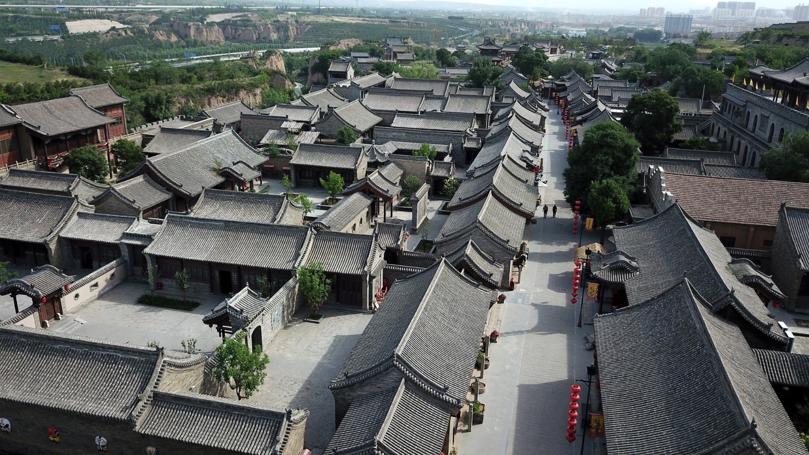 全国镇本地人口多少_全国老人有多少人口