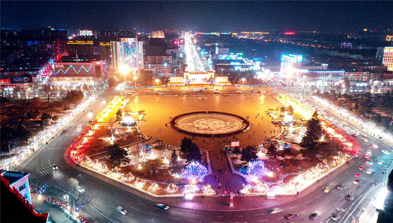 长治市八一广场夜景。 孙兵兵 摄