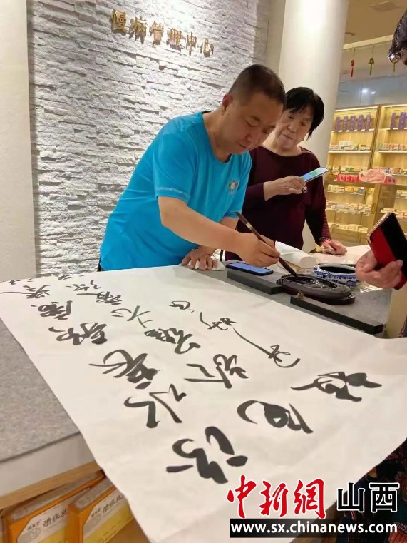 "颐圣堂"始创于1698年(康熙三十七年,是太谷当地名医杨秉忠在县城